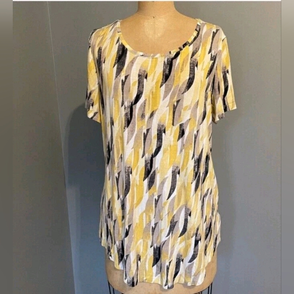 JM Collection Short Sleeve Top with Yellow and Black Pattern